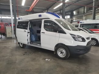 為保障用戶盡早用車，夜間依然加班谈球体育app下载安卓最新版福特全順救護車