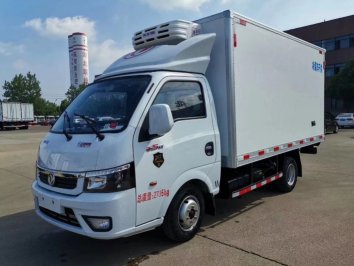 國六東風汽油後雙輪冷藏車